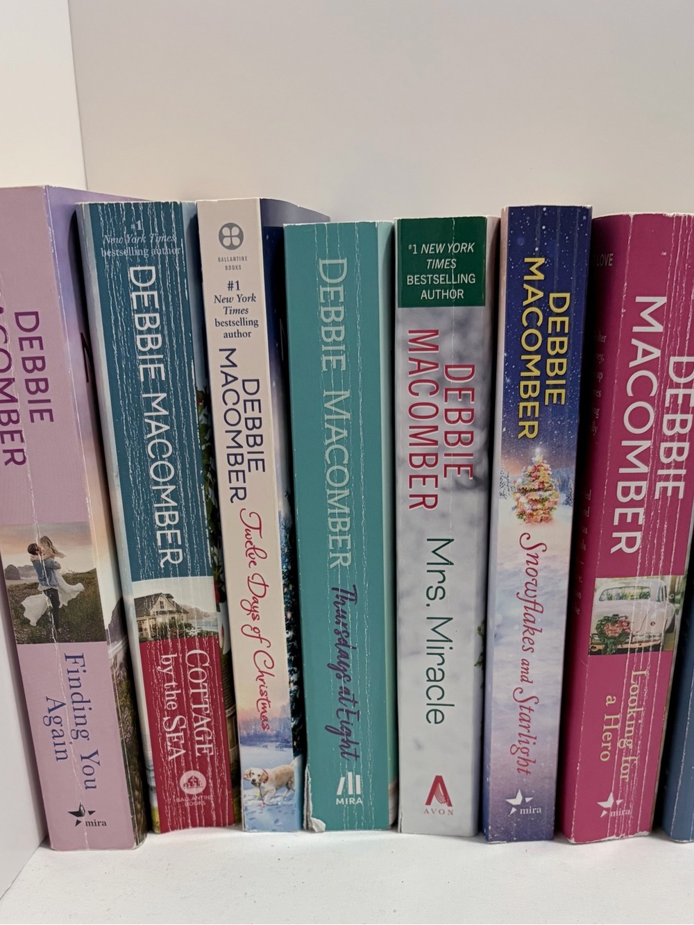 Debbie Macomber Paperback Book Stack - Assorted Bundle - Picture 2 of 3